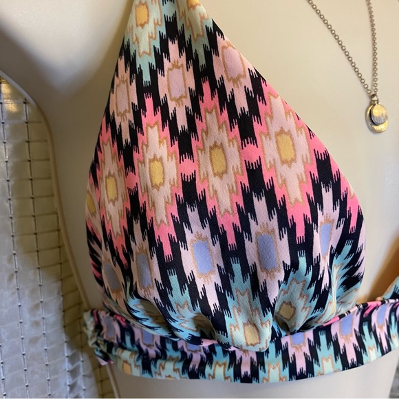 VICTORIA'S SECRET THE PLUNGE HALTER TRIANGLE BIKINI TOP SMALL - Picture 2 of 8